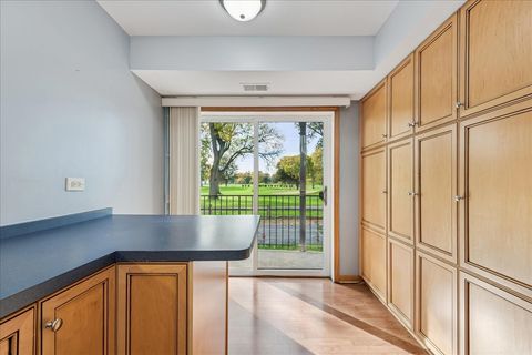 Tiny photo for 1400 N Yarmouth Place #113, Mount Prospect, IL 60056 (MLS # 12496023)