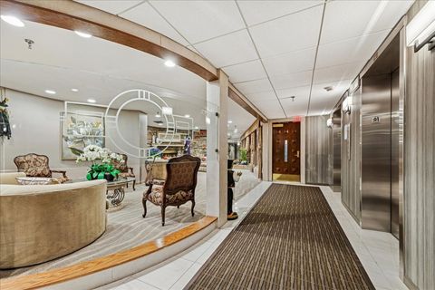 Tiny photo for 1400 N Yarmouth Place #113, Mount Prospect, IL 60056 (MLS # 12496023)