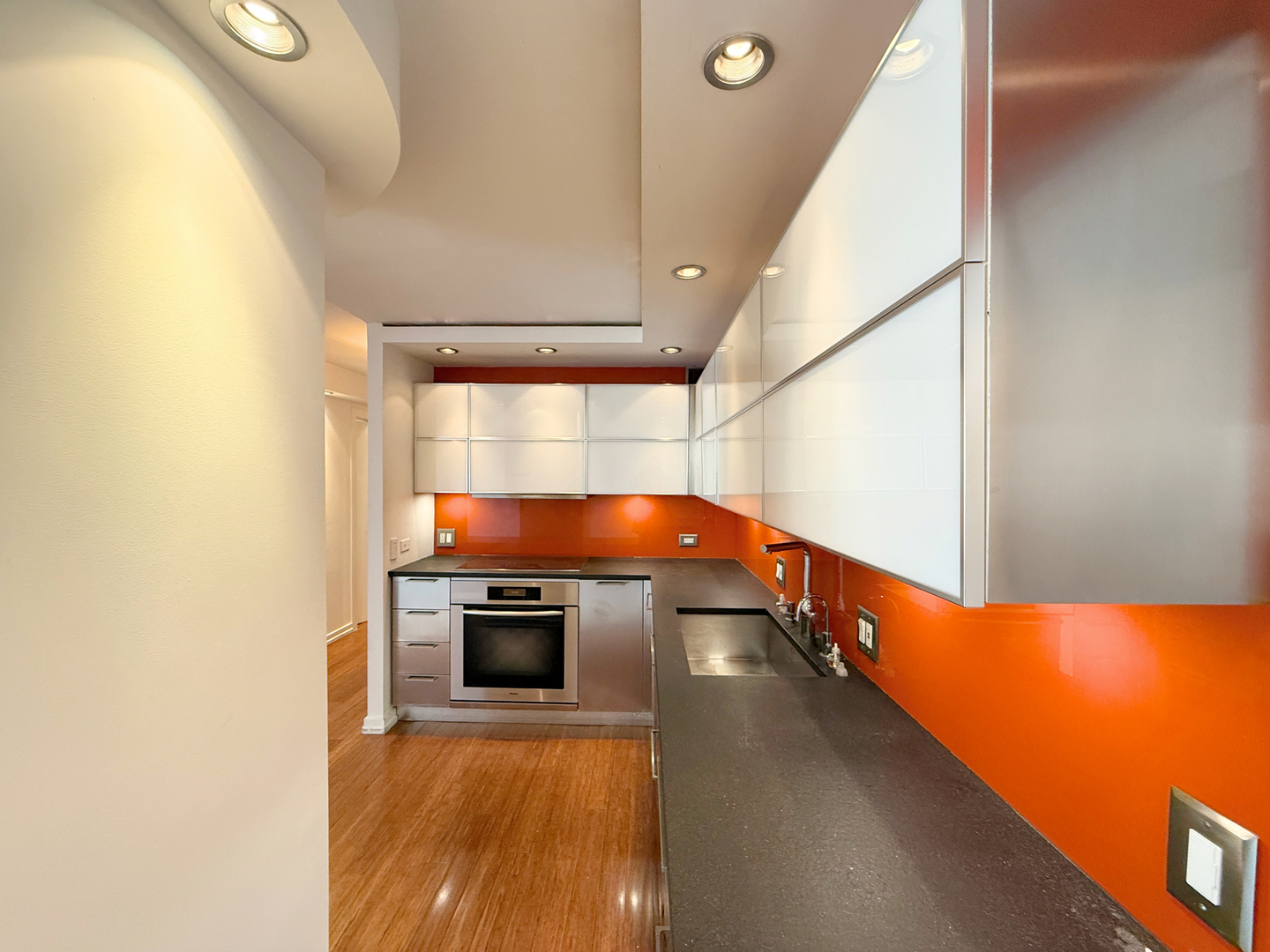 211 E Ohio Street 2707