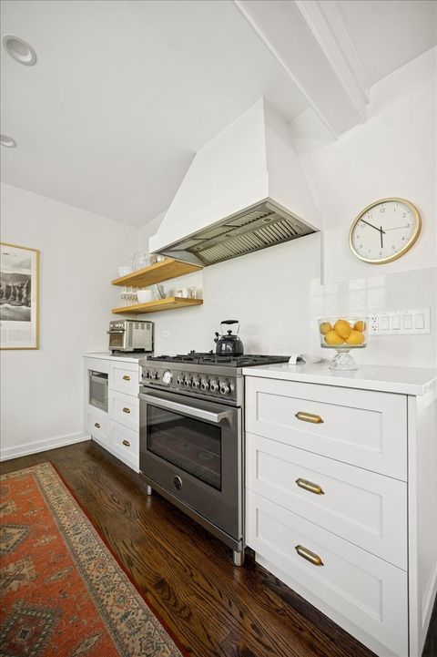 Tiny photo for 901 E Glenwood Road, Glenview, IL 60025 (MLS # 12496631)