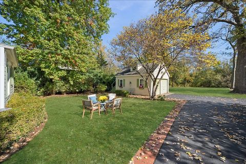 Tiny photo for 901 E Glenwood Road, Glenview, IL 60025 (MLS # 12496631)