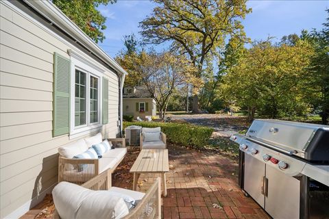 Tiny photo for 901 E Glenwood Road, Glenview, IL 60025 (MLS # 12496631)