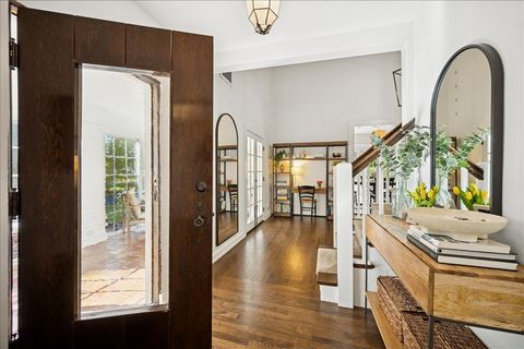 Tiny photo for 901 E Glenwood Road, Glenview, IL 60025 (MLS # 12496631)