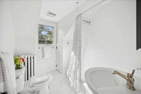 Tiny photo for 901 E Glenwood Road, Glenview, IL 60025 (MLS # 12496631)