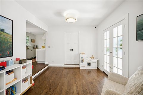 Tiny photo for 901 E Glenwood Road, Glenview, IL 60025 (MLS # 12496631)