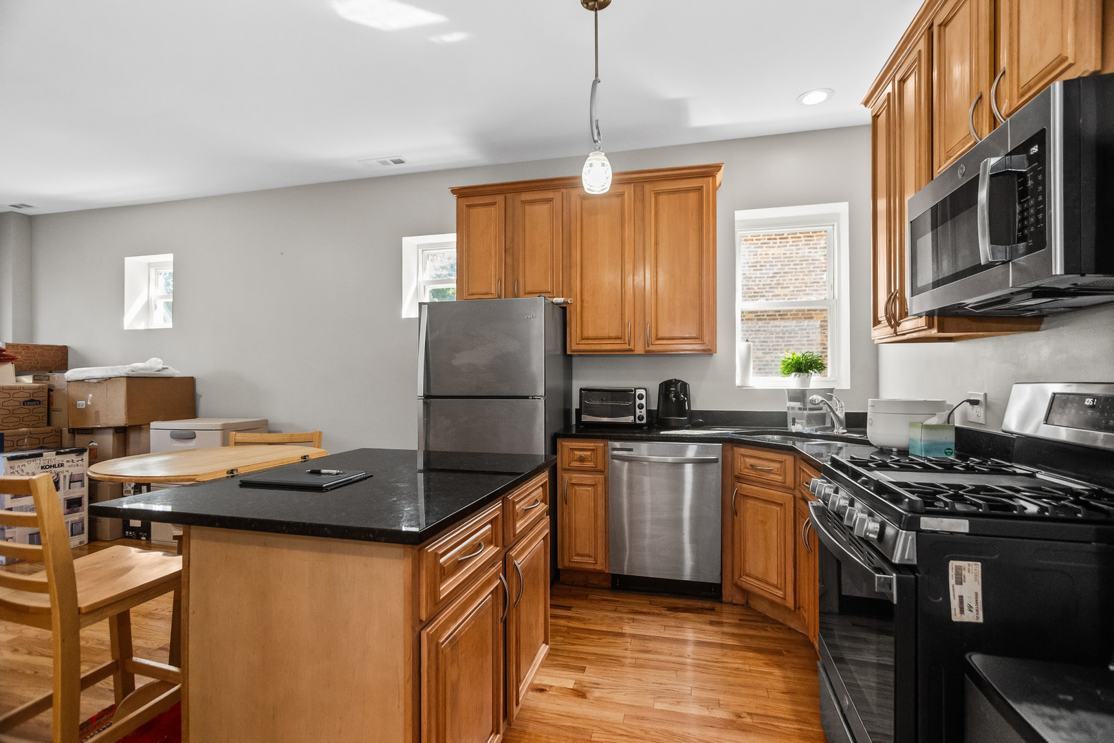 2811 W WASHINGTON Boulevard 301