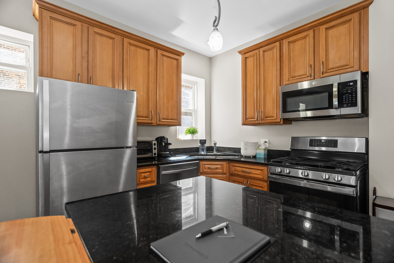 2811 W WASHINGTON Boulevard 301