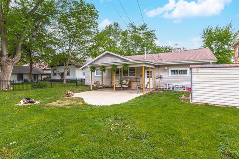 Tiny photo for 306 W Bennett Street, Pontiac, IL 61764 (MLS # 12633108)