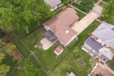 Tiny photo for 306 W Bennett Street, Pontiac, IL 61764 (MLS # 12633108)