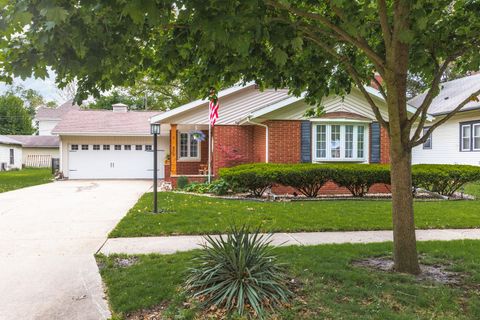 Tiny photo for 306 W Bennett Street, Pontiac, IL 61764 (MLS # 12633108)