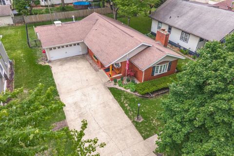 Tiny photo for 306 W Bennett Street, Pontiac, IL 61764 (MLS # 12633108)