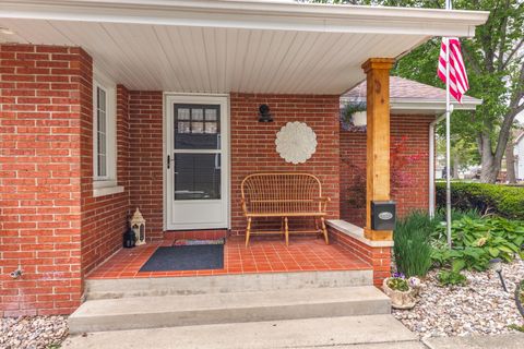 Tiny photo for 306 W Bennett Street, Pontiac, IL 61764 (MLS # 12633108)