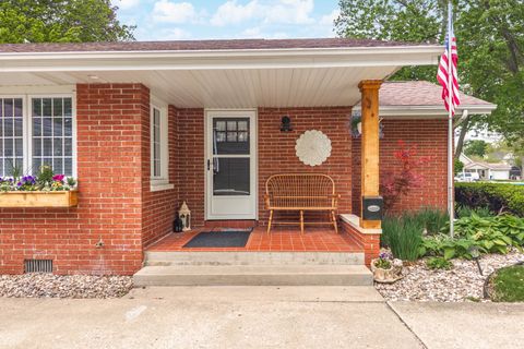 Tiny photo for 306 W Bennett Street, Pontiac, IL 61764 (MLS # 12633108)