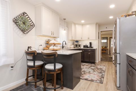 Tiny photo for 306 W Bennett Street, Pontiac, IL 61764 (MLS # 12633108)