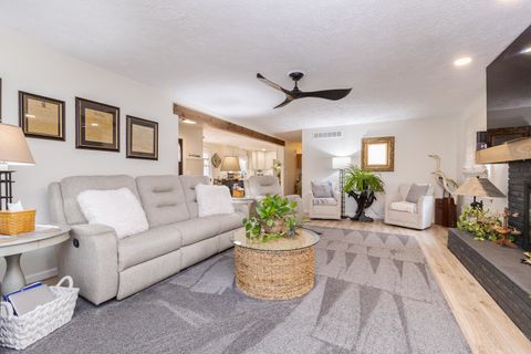 Tiny photo for 306 W Bennett Street, Pontiac, IL 61764 (MLS # 12633108)