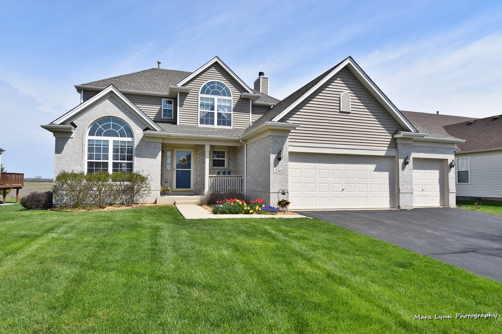 Photo 1 of 44 — 2561 Moutray Lane, North Aurora, IL 60542