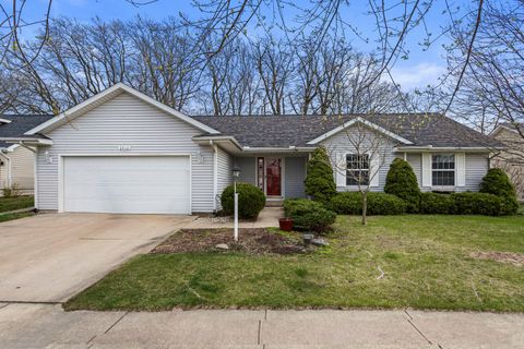 Photo of 2412 Goodfield Drive, Urbana, IL 61802 (MLS # 12581922)