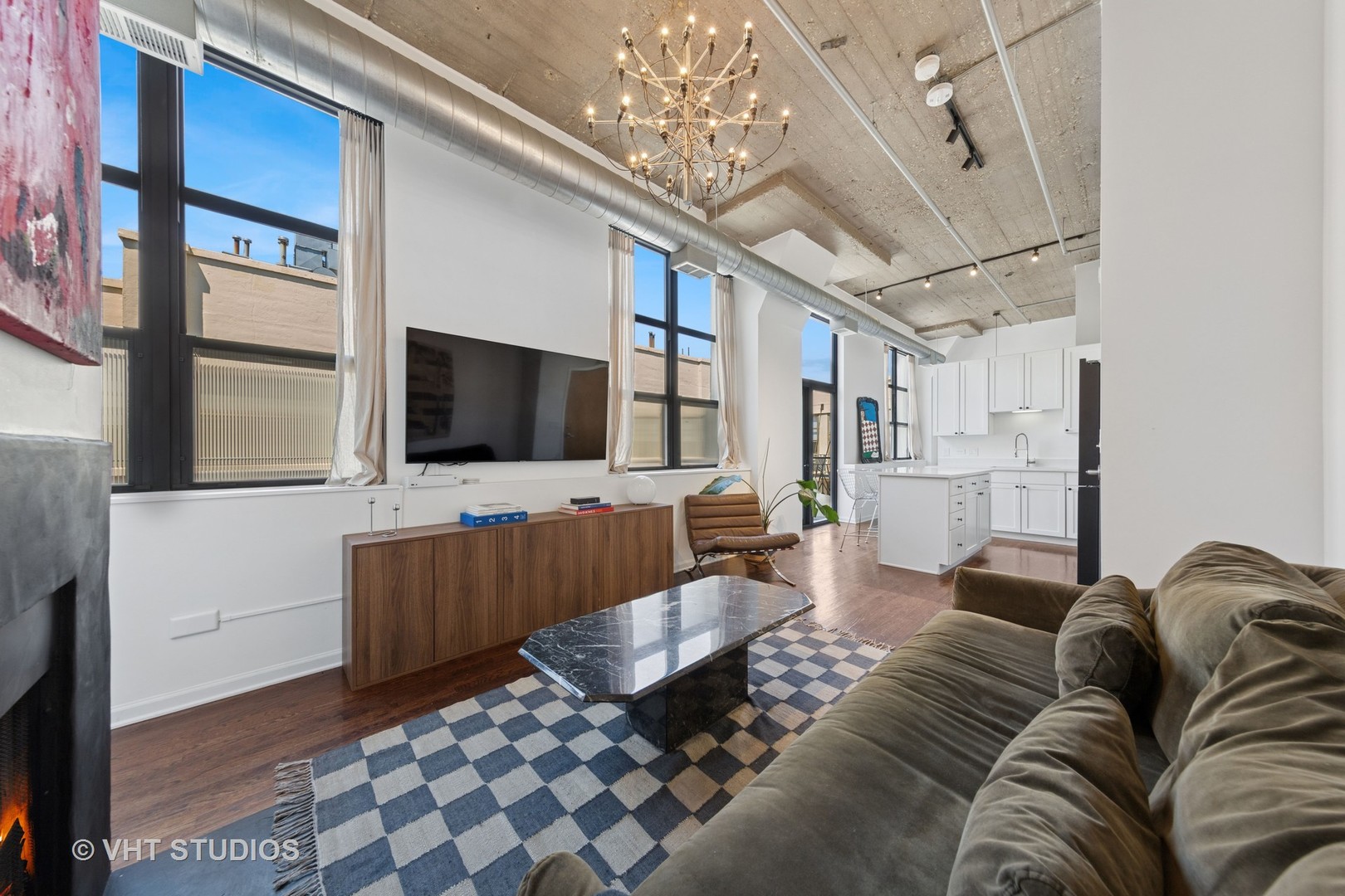 758 N Larrabee Street 830