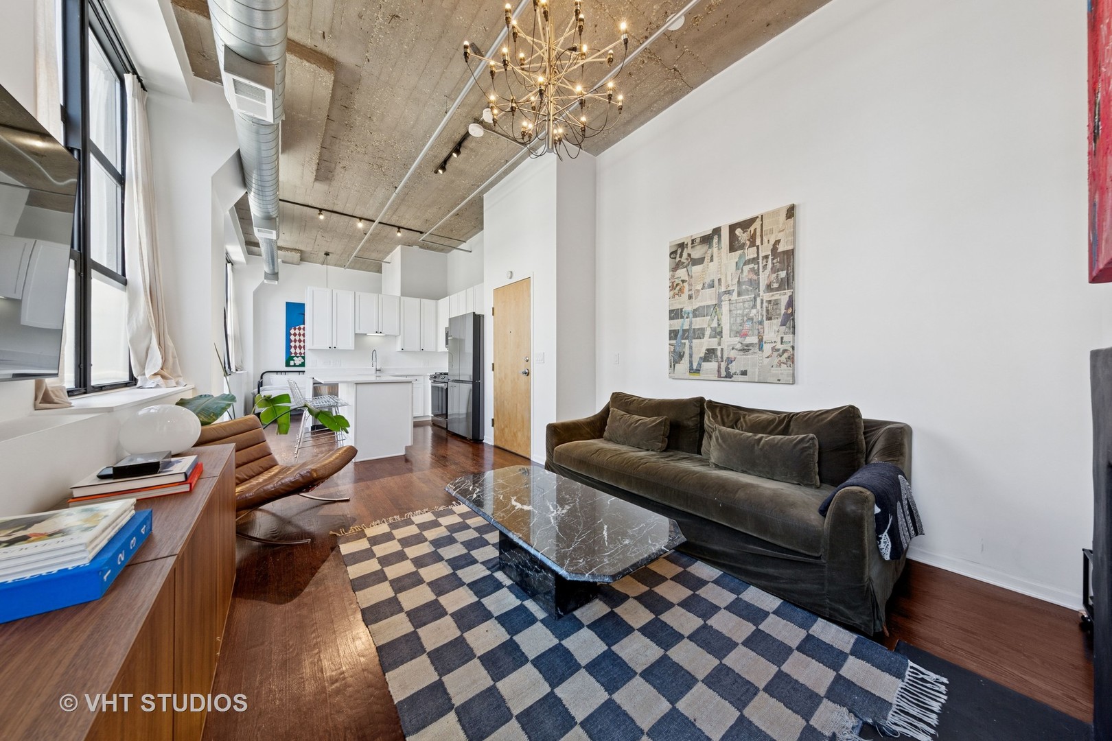 758 N Larrabee Street 830