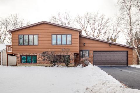 Photo of 4481 Country Trail, Gurnee, IL 60031 (MLS # 12532286)