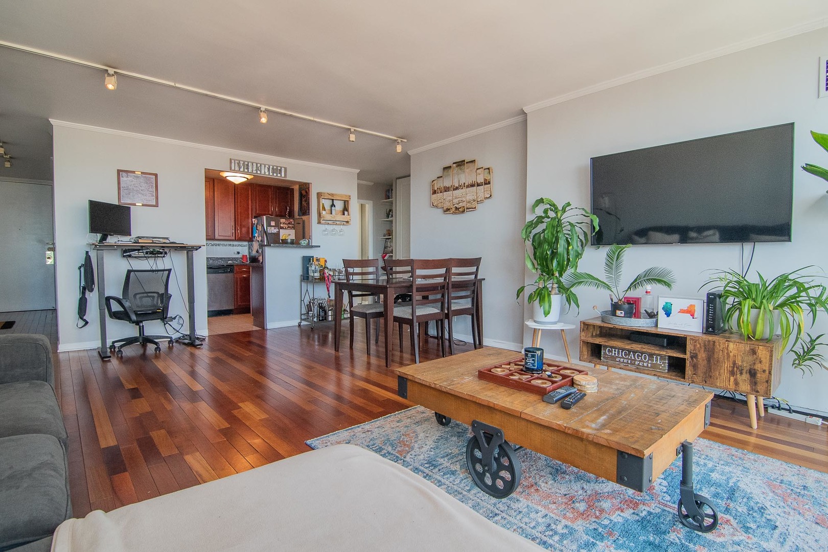 1636 N WELLS Street 2807