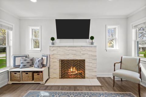 Tiny photo for 33 S June Terrace, Lake Forest, IL 60045 (MLS # 12610690)