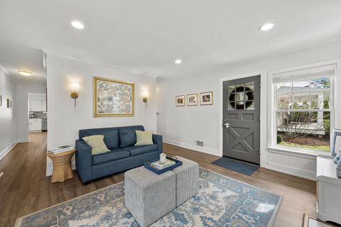 Tiny photo for 33 S June Terrace, Lake Forest, IL 60045 (MLS # 12610690)