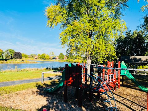 Tiny photo for 30W056 Mulberry Court #056, Warrenville, IL 60555 (MLS # 12514432)