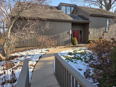 Photo of 563 Woodview Road #D, Lake Barrington, IL 60010 (MLS # 12530664)