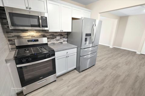 Tiny photo for 144 E Bailey Road #L, Naperville, IL 60565 (MLS # 12502754)