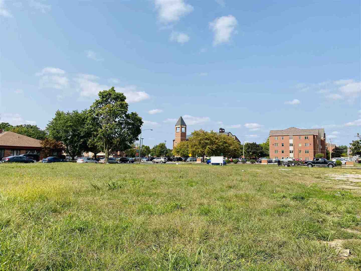 321 W LOCUST Street