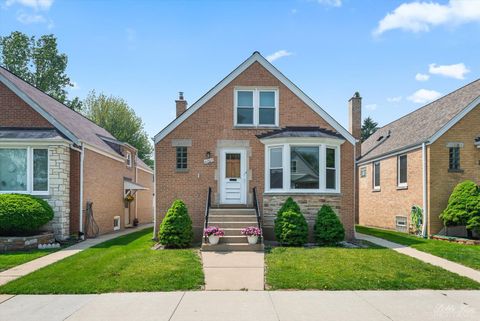 6205 W BERTEAU Avenue Chicago IL 60634