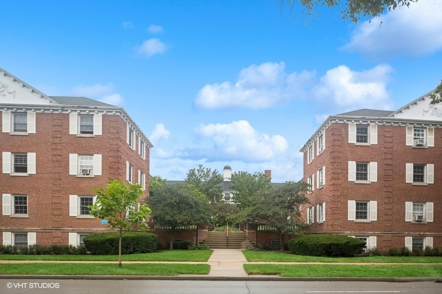 View Evanston, IL 60202 condo