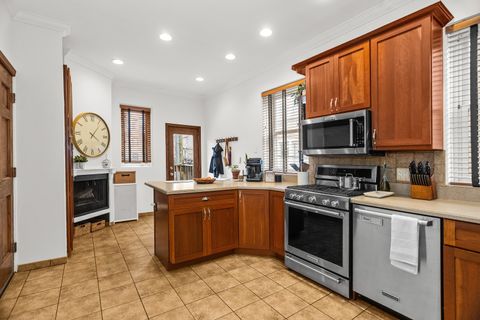 Tiny photo for 807 W NEWPORT Avenue #2, Chicago, IL 60657 (MLS # 12613244)