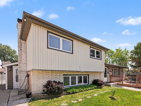 Photo of 5858 W 88th Place, Oak Lawn, IL 60453 (MLS # 12648751)