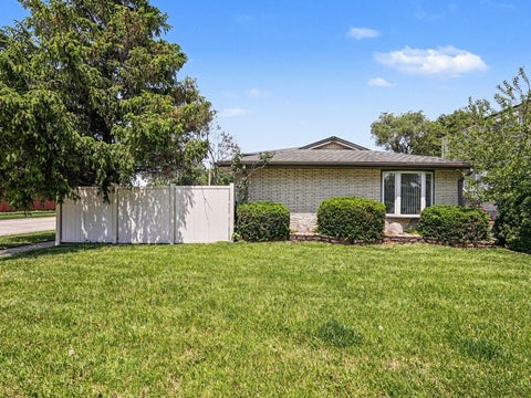 Tiny photo for 5858 W 88th Place, Oak Lawn, IL 60453 (MLS # 12648751)