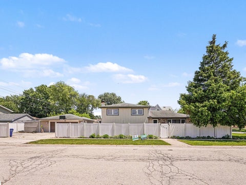 Tiny photo for 5858 W 88th Place, Oak Lawn, IL 60453 (MLS # 12648751)