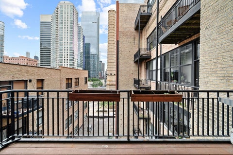 Tiny photo for 226 N Clinton Street #525, Chicago, IL 60661 (MLS # 12684372)