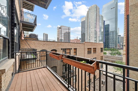 Tiny photo for 226 N Clinton Street #525, Chicago, IL 60661 (MLS # 12684372)