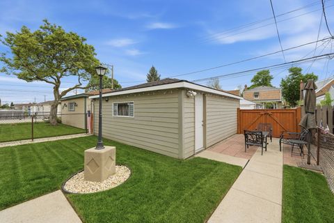 Tiny photo for 3505 N Nottingham Avenue, Chicago, IL 60634 (MLS # 12635605)