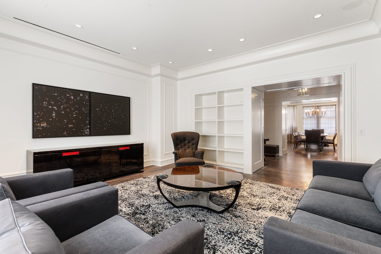 220 E Walton Place 4E