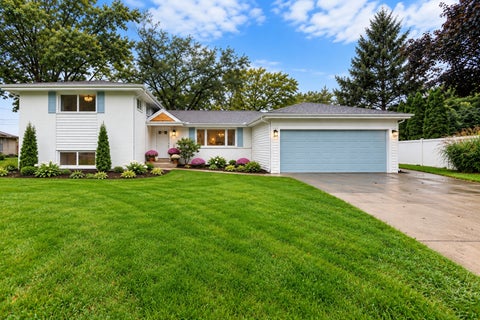 Photo of 1340 Huber Lane, Glenview, IL 60026 (MLS # 12774971)