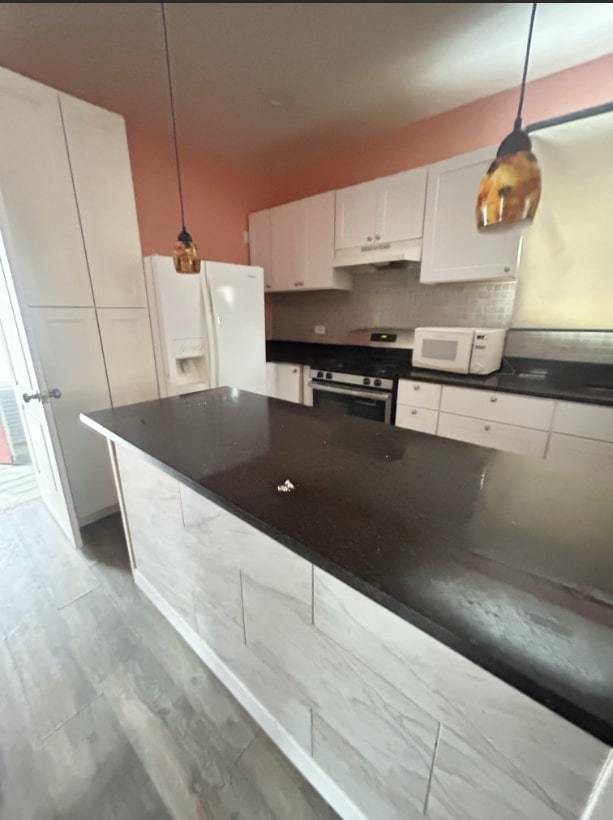 8602 S Houston Avenue