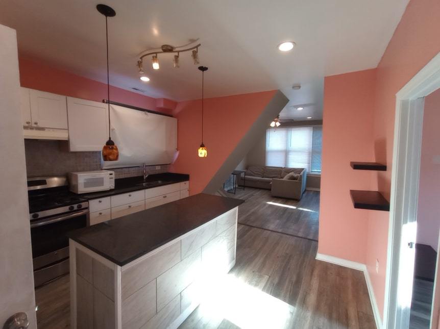 8602 S Houston Avenue