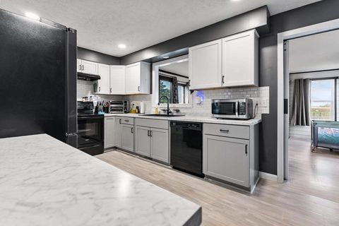 Tiny photo for 208 E 8th Street, Gridley, IL 61744 (MLS # 12494291)