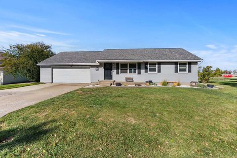 Photo of 208 E 8th Street, Gridley, IL 61744 (MLS # 12494291) Photo of 208 E 8th Street, Gridley, IL 61744 (MLS # 12494291)