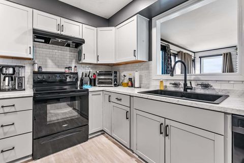 Tiny photo for 208 E 8th Street, Gridley, IL 61744 (MLS # 12494291)