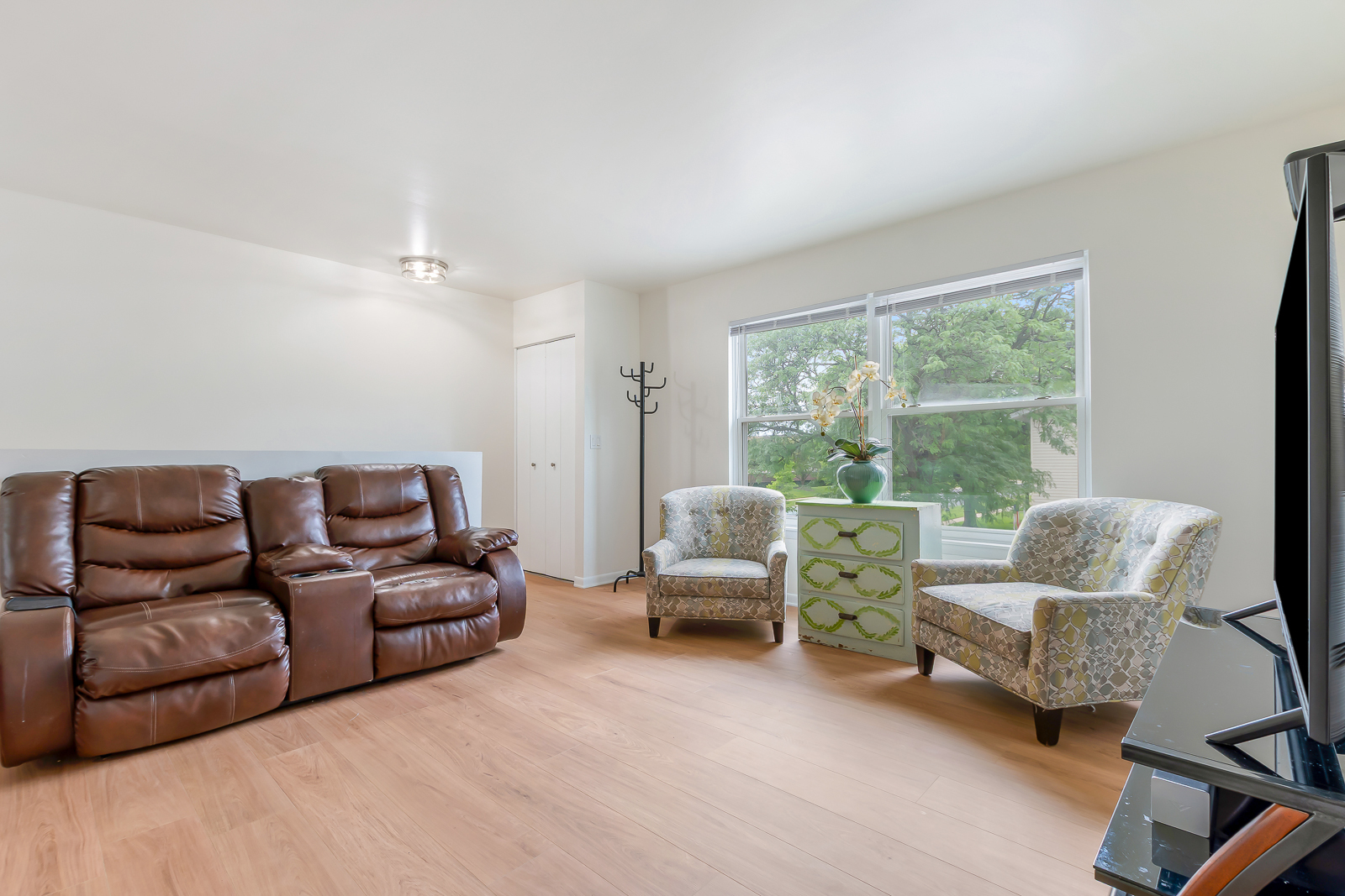 883 Wellington Avenue 61