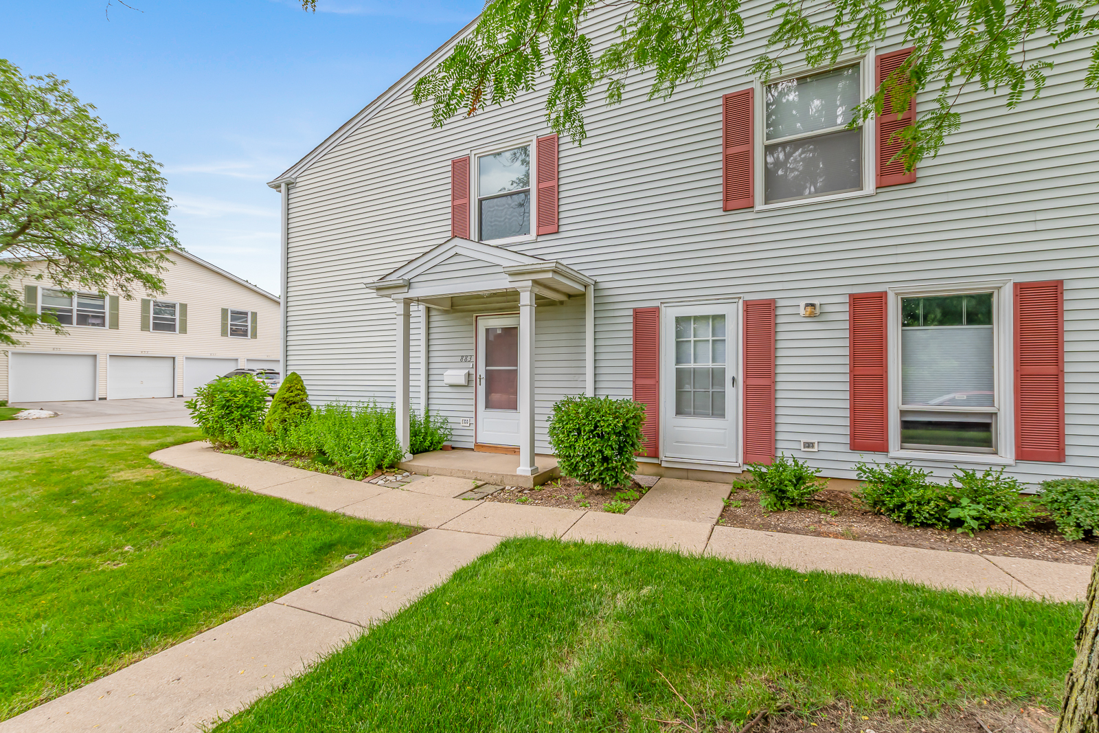 883 Wellington Avenue 61