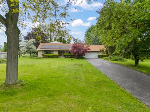 742 Crest Avenue Schaumburg IL 60193